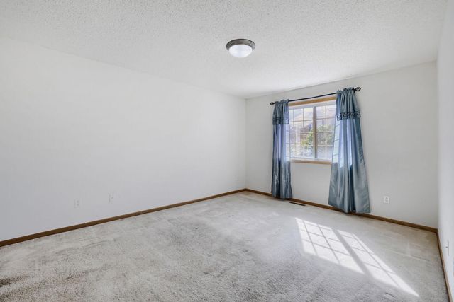 6778 Pine Crest Trail S, Cottage Grove, MN 55016