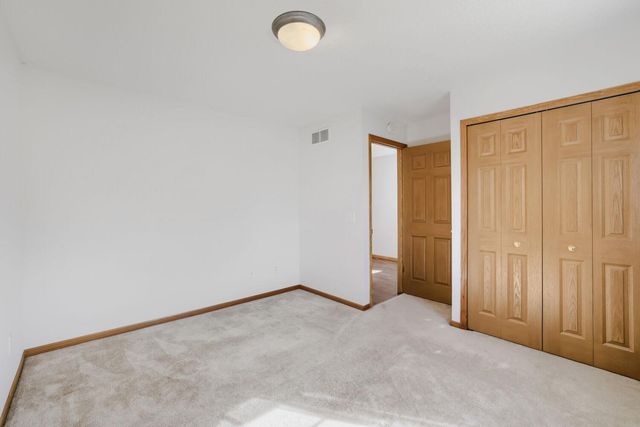 6778 Pine Crest Trail S, Cottage Grove, MN 55016