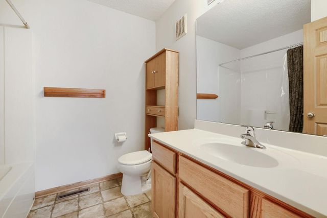 6778 Pine Crest Trail S, Cottage Grove, MN 55016