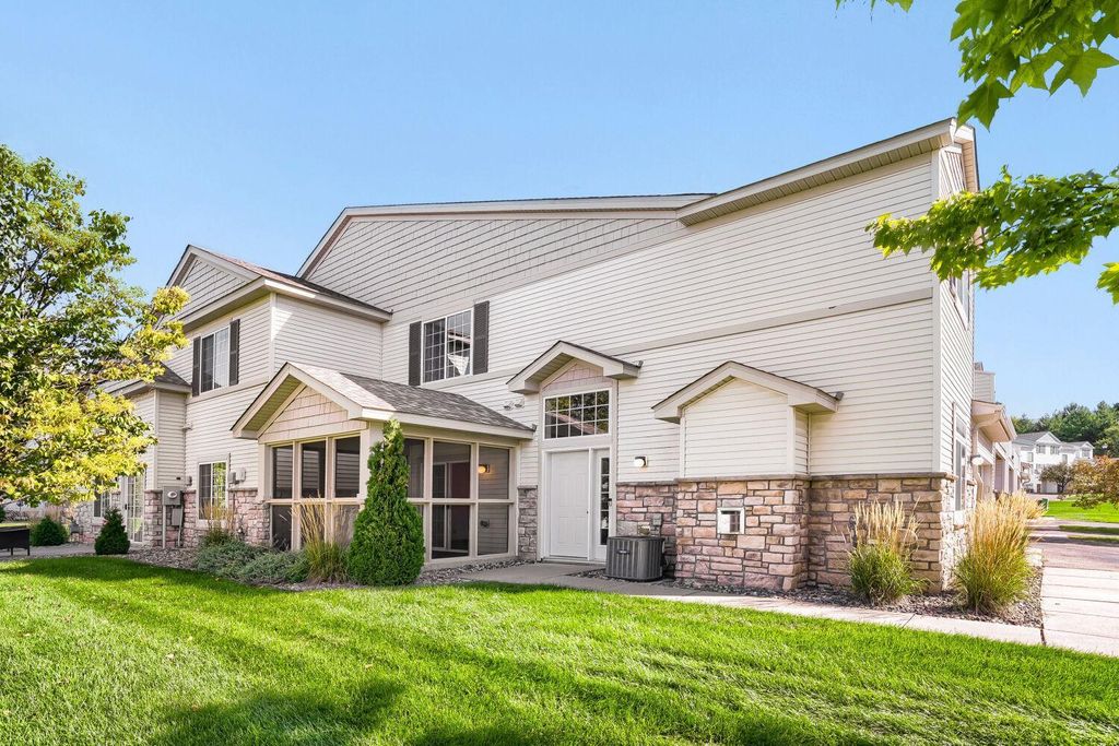 6778 Pine Crest Trail S, Cottage Grove, MN 55016