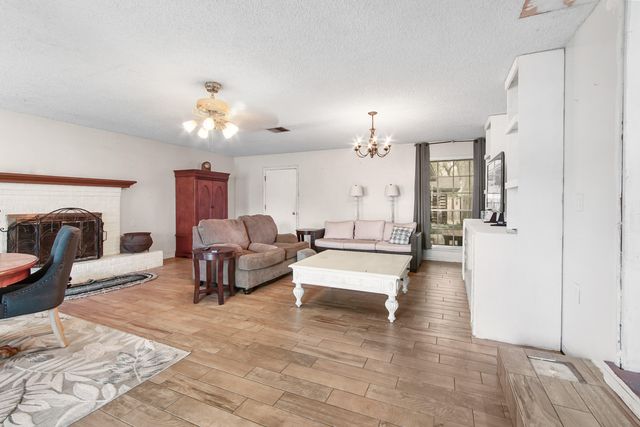 247 NE Highway Avenue, Fort Walton Beach, FL 32547