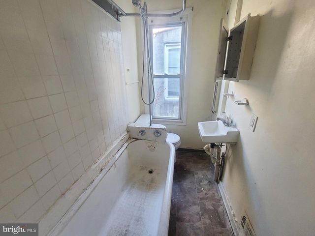 1534 N CAREY ST, Baltimore, MD 21217