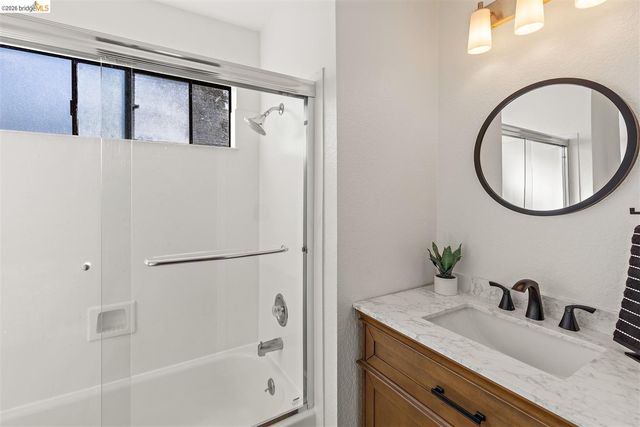 3687 Maple AVE 9, Oakland, CA 94602