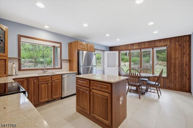 9 Henderson Hill Rd, Union Twp., NJ 08827