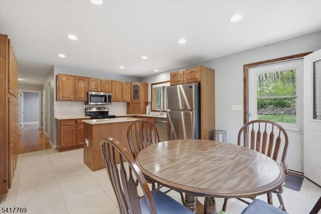 9 Henderson Hill Rd, Union Twp., NJ 08827