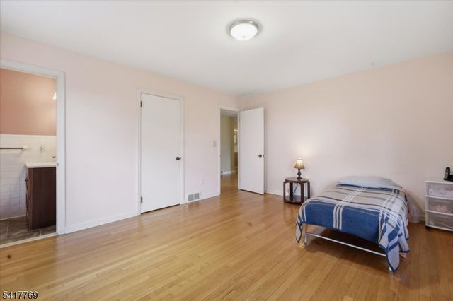9 Henderson Hill Rd, Union Twp., NJ 08827
