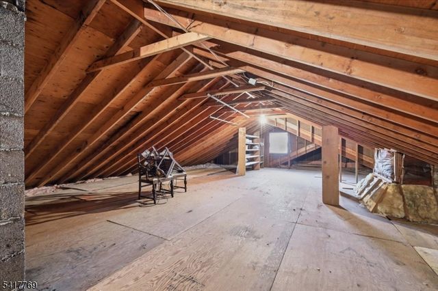 9 Henderson Hill Rd, Union Twp., NJ 08827