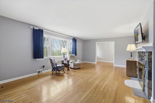 9 Henderson Hill Rd, Union Twp., NJ 08827
