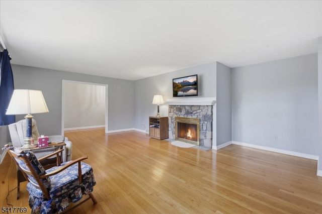 9 Henderson Hill Rd, Union Twp., NJ 08827