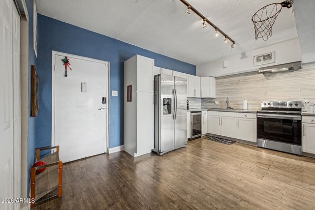 357 E THOMAS Road A105, Phoenix, AZ 85012