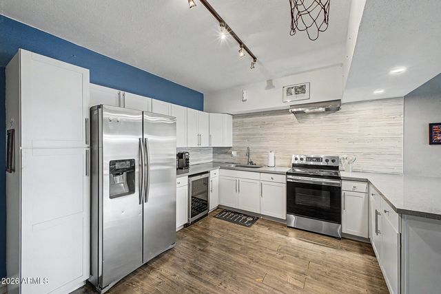 357 E THOMAS Road A105, Phoenix, AZ 85012