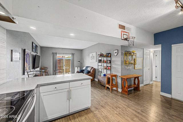 357 E THOMAS Road A105, Phoenix, AZ 85012