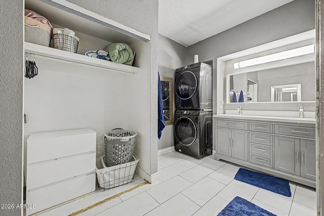 357 E THOMAS Road A105, Phoenix, AZ 85012