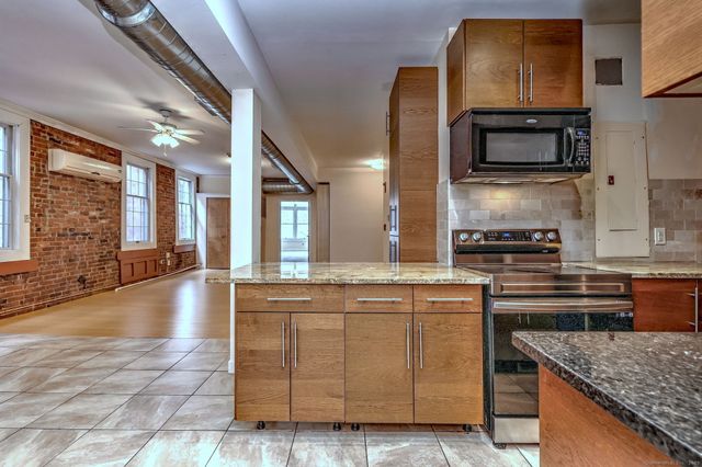 844 Grand Avenue 2, New Haven, CT 06511