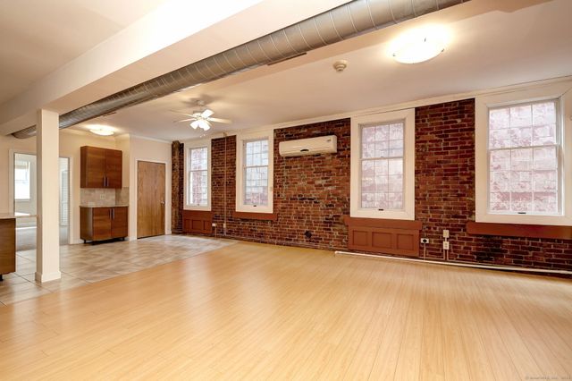 844 Grand Avenue 2, New Haven, CT 06511