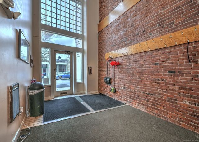 844 Grand Avenue 2, New Haven, CT 06511