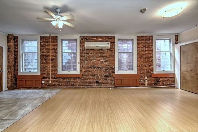 844 Grand Avenue 2, New Haven, CT 06511