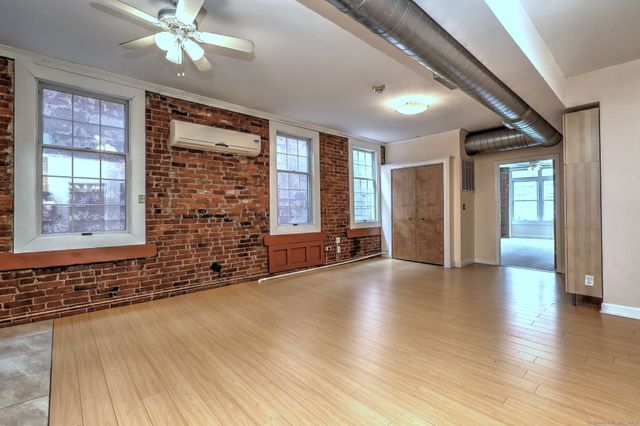 844 Grand Avenue 2, New Haven, CT 06511