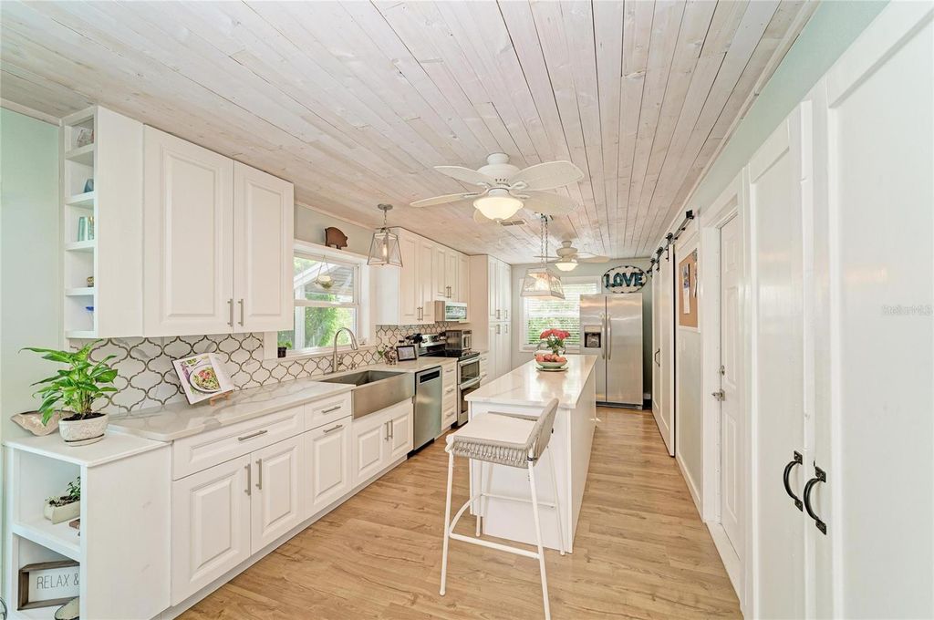 Image 11 of property listing at 238 WOODINGHAM TRAIL, Venice, FL 34292