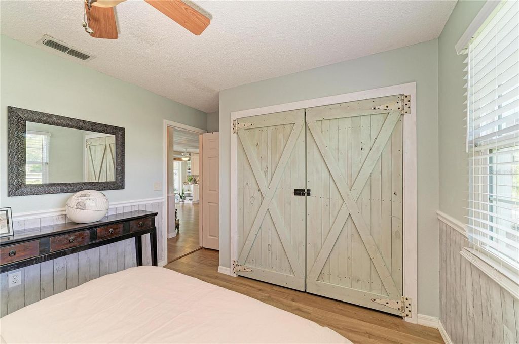 Image 17 of property listing at 238 WOODINGHAM TRAIL, Venice, FL 34292