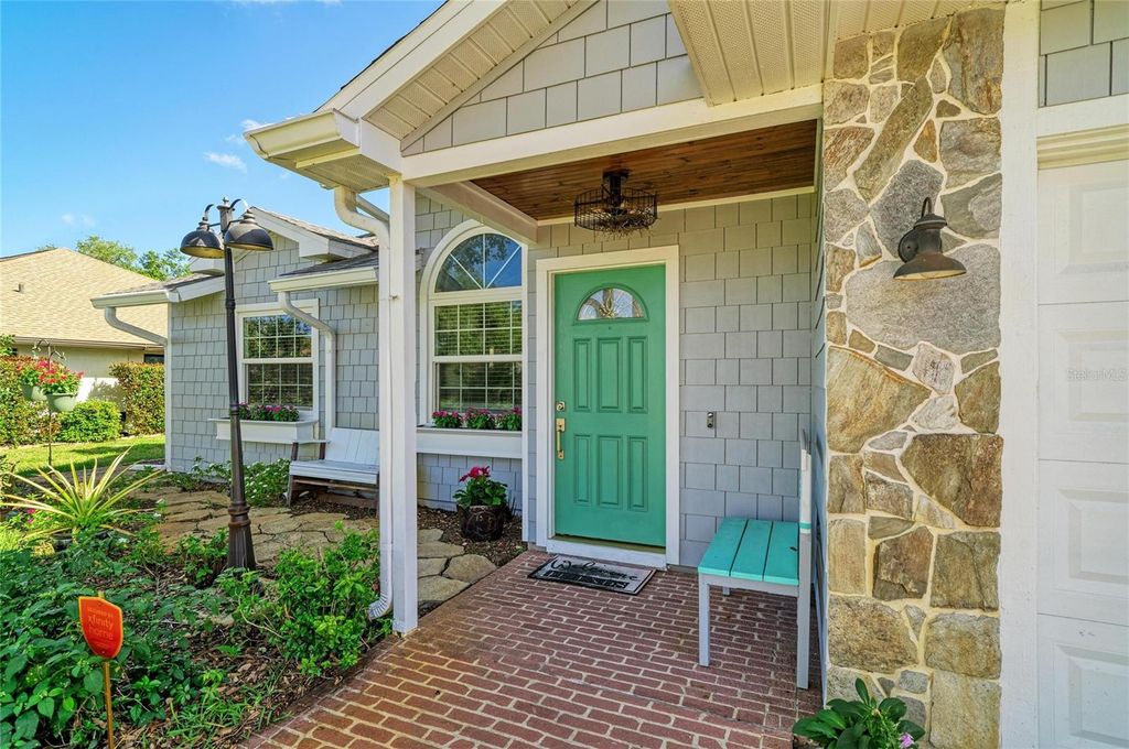 Image 3 of property listing at 238 WOODINGHAM TRAIL, Venice, FL 34292