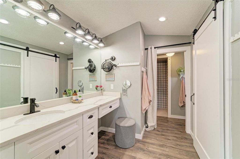 Image 26 of property listing at 238 WOODINGHAM TRAIL, Venice, FL 34292