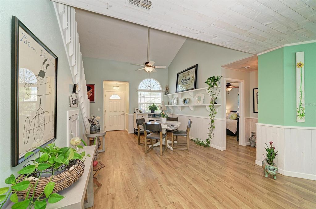 Image 6 of property listing at 238 WOODINGHAM TRAIL, Venice, FL 34292