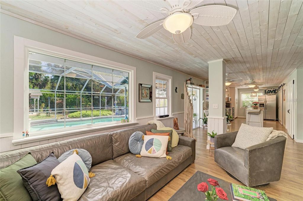 Image 9 of property listing at 238 WOODINGHAM TRAIL, Venice, FL 34292