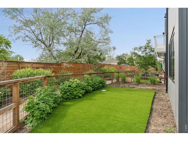 3261 Airport Rd D-102, Boulder, CO 80301