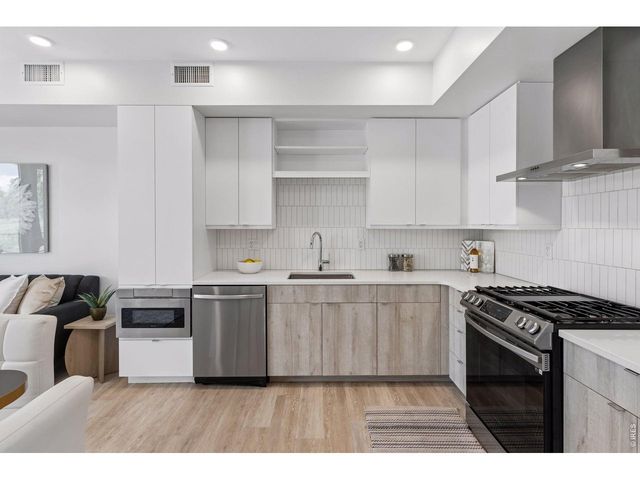 3261 Airport Rd D-102, Boulder, CO 80301