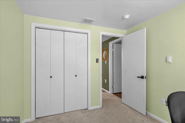 105 AUTUMN DR, Lititz, PA 17543