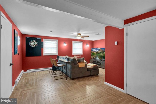 105 AUTUMN DR, Lititz, PA 17543