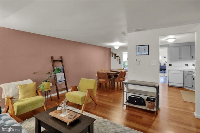 105 AUTUMN DR, Lititz, PA 17543