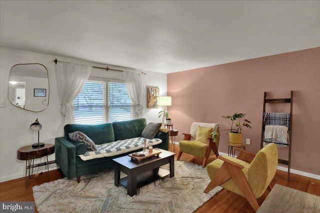 105 AUTUMN DR, Lititz, PA 17543