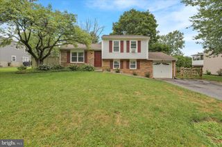 105 AUTUMN DR, Lititz, PA 17543