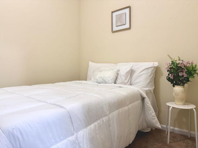 869 Lawson Avenue E, Saint Paul, MN 55106