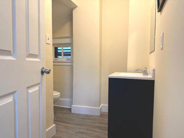 869 Lawson Avenue E, Saint Paul, MN 55106