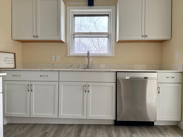 869 Lawson Avenue E, Saint Paul, MN 55106