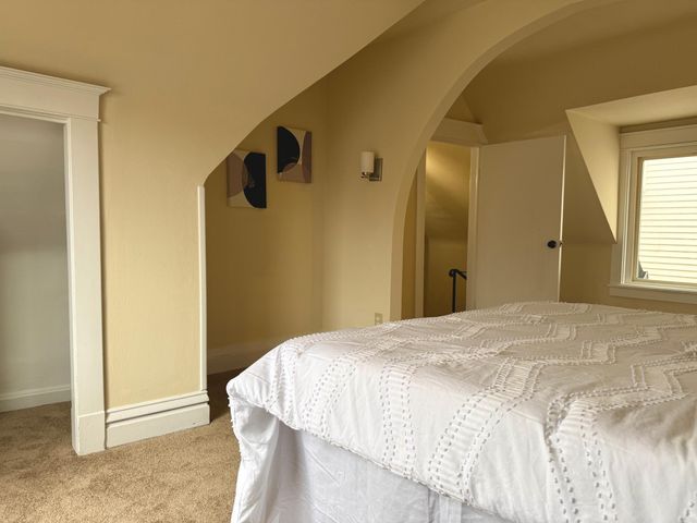 869 Lawson Avenue E, Saint Paul, MN 55106