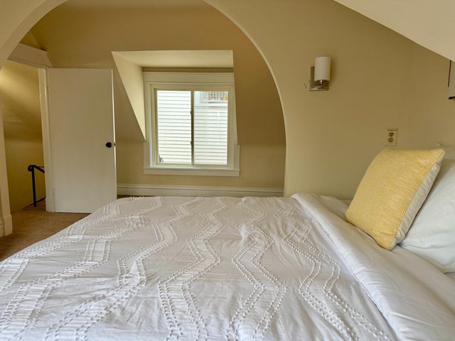 869 Lawson Avenue E, Saint Paul, MN 55106