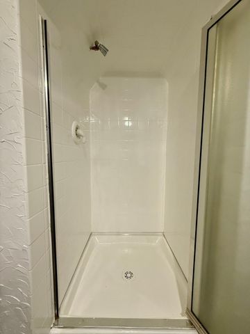 869 Lawson Avenue E, Saint Paul, MN 55106