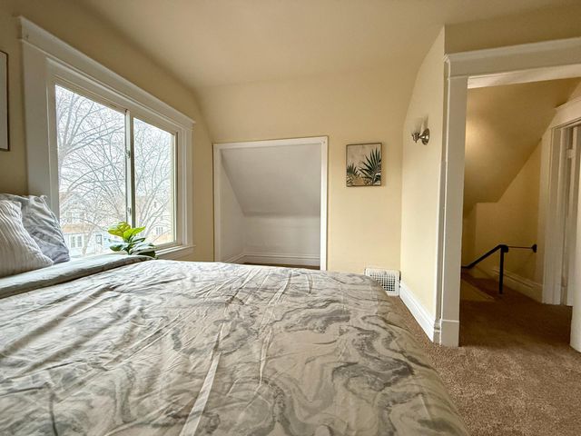 869 Lawson Avenue E, Saint Paul, MN 55106