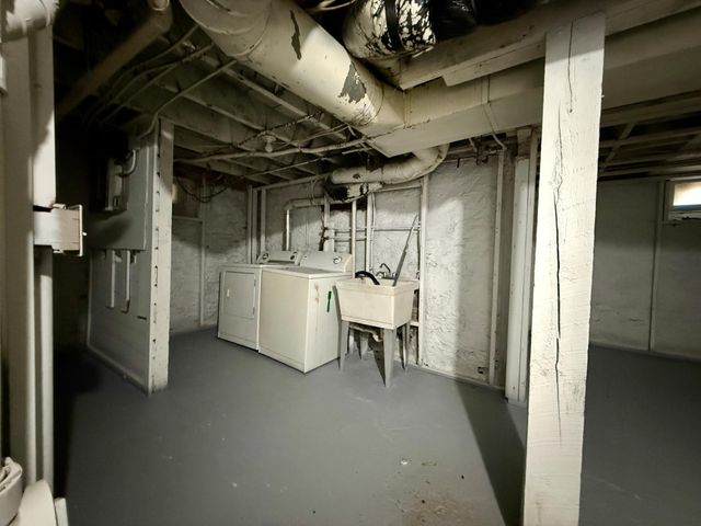 869 Lawson Avenue E, Saint Paul, MN 55106