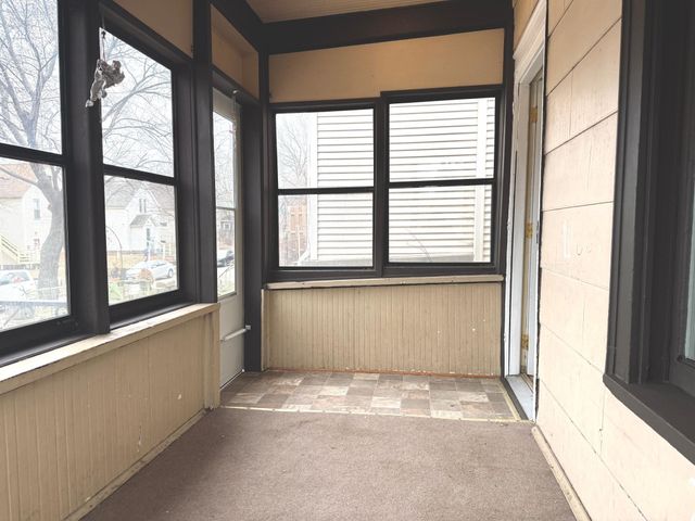 869 Lawson Avenue E, Saint Paul, MN 55106