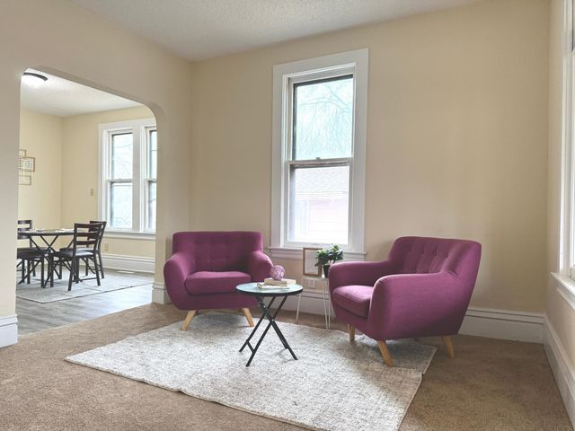 869 Lawson Avenue E, Saint Paul, MN 55106