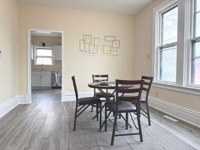 869 Lawson Avenue E, Saint Paul, MN 55106