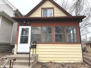 869 Lawson Avenue E, Saint Paul, MN 55106