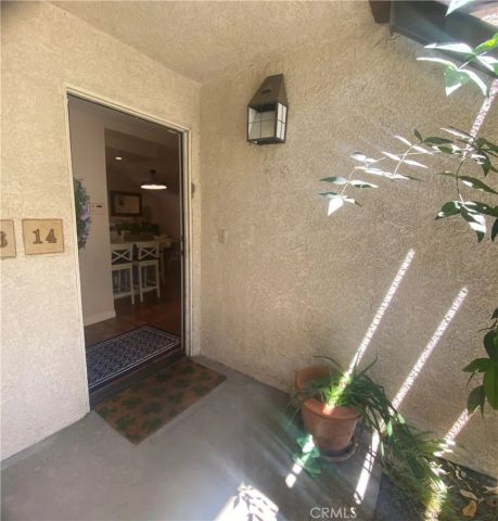 15155 Sherman Way 14, Van Nuys, CA 91405