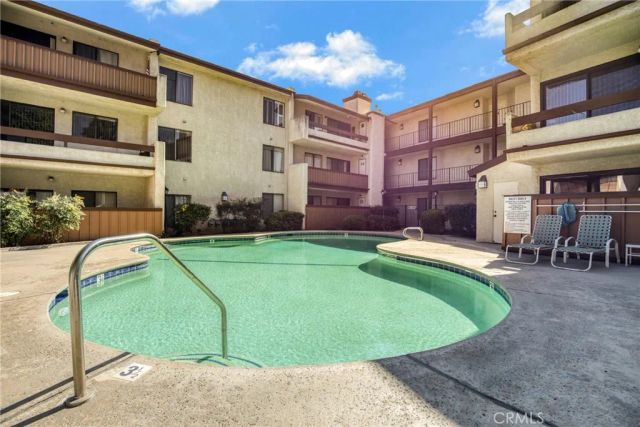 15155 Sherman Way 14, Van Nuys, CA 91405