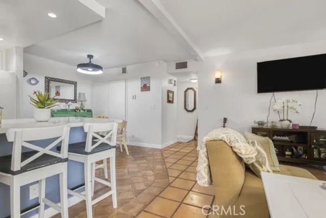 15155 Sherman Way 14, Van Nuys, CA 91405